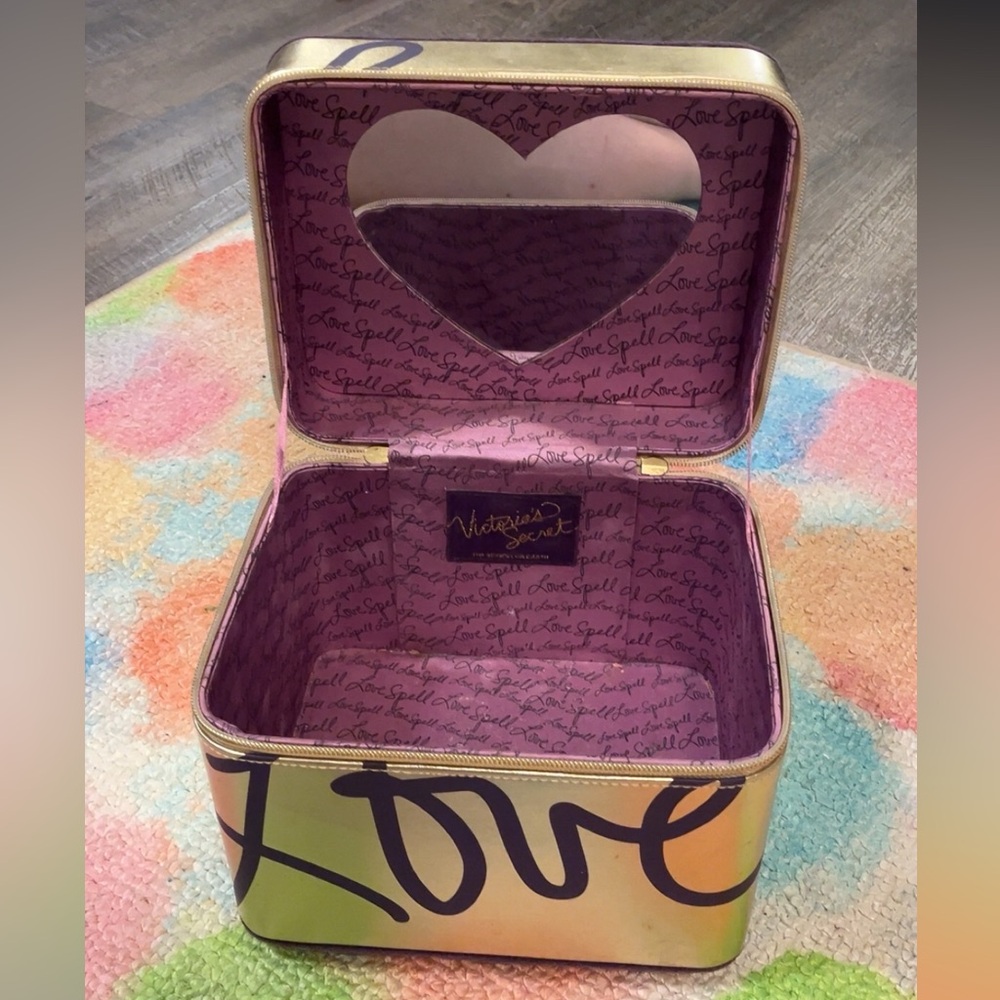 Victoria’s Secret Vintage Gold Purple Love Spell Makeup Cosmetics Case w/ Tags